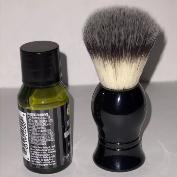 The Art of Shaving Travel Size Pre-Shave Oil Unscented 1 oz & Brush - Picture 5 of 5